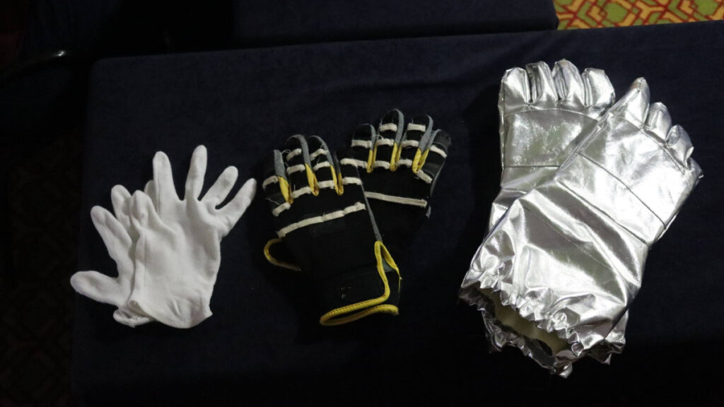 Astronaut suits - gloves