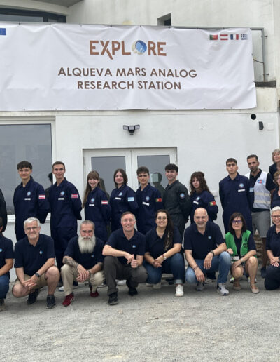 Group photo in front of the habitat