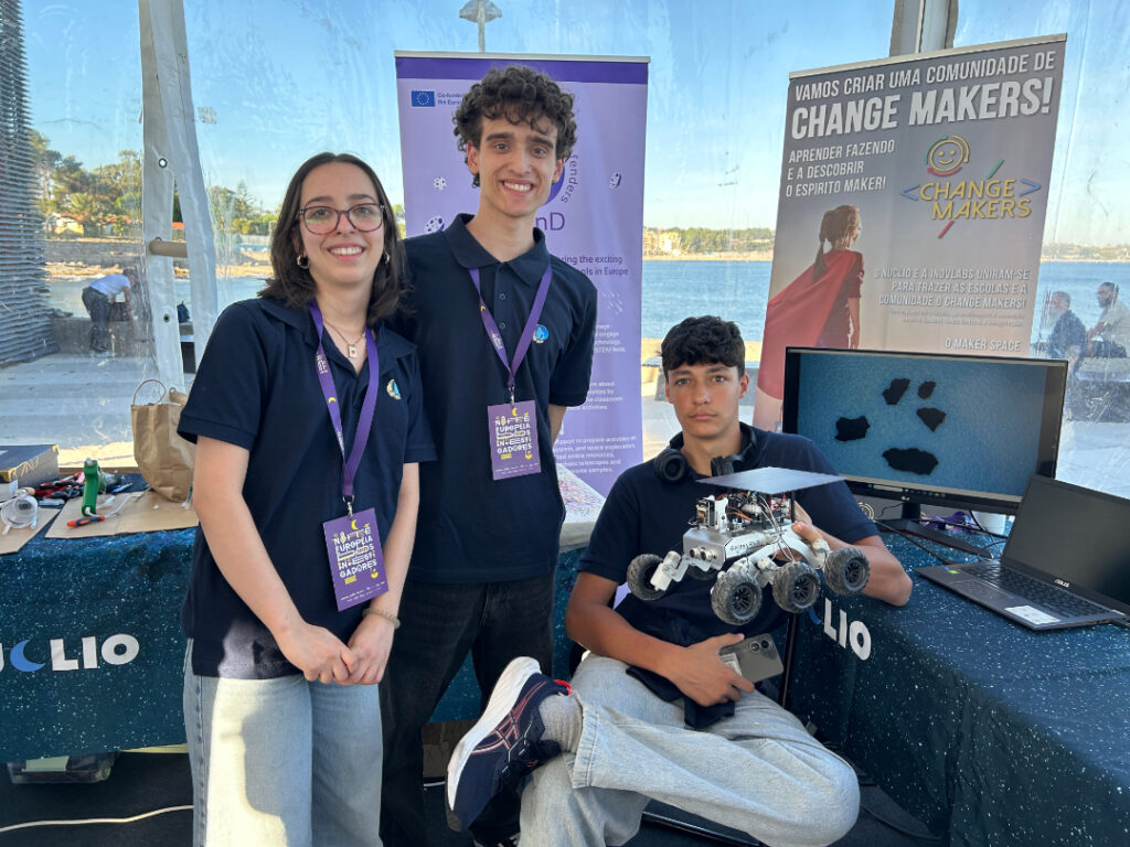 EXPLORE team staffing the stand